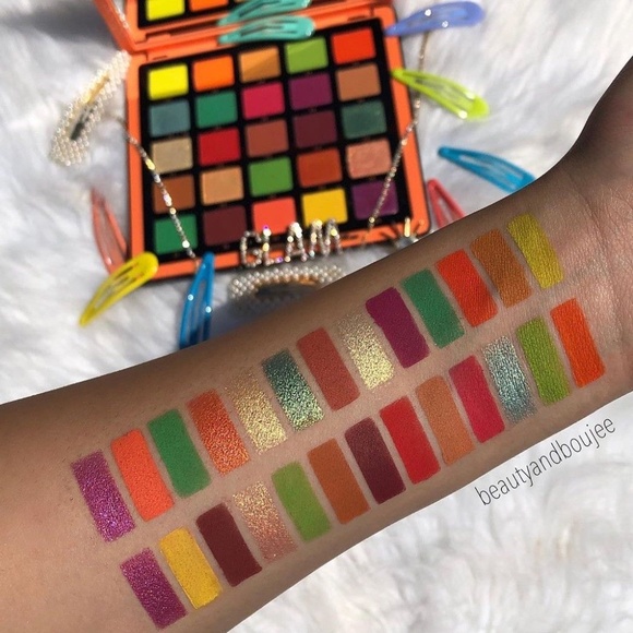 ABH "Norvina Pro Pigment, Vol. 3" eyeshadow palette - Picture 3 of 7